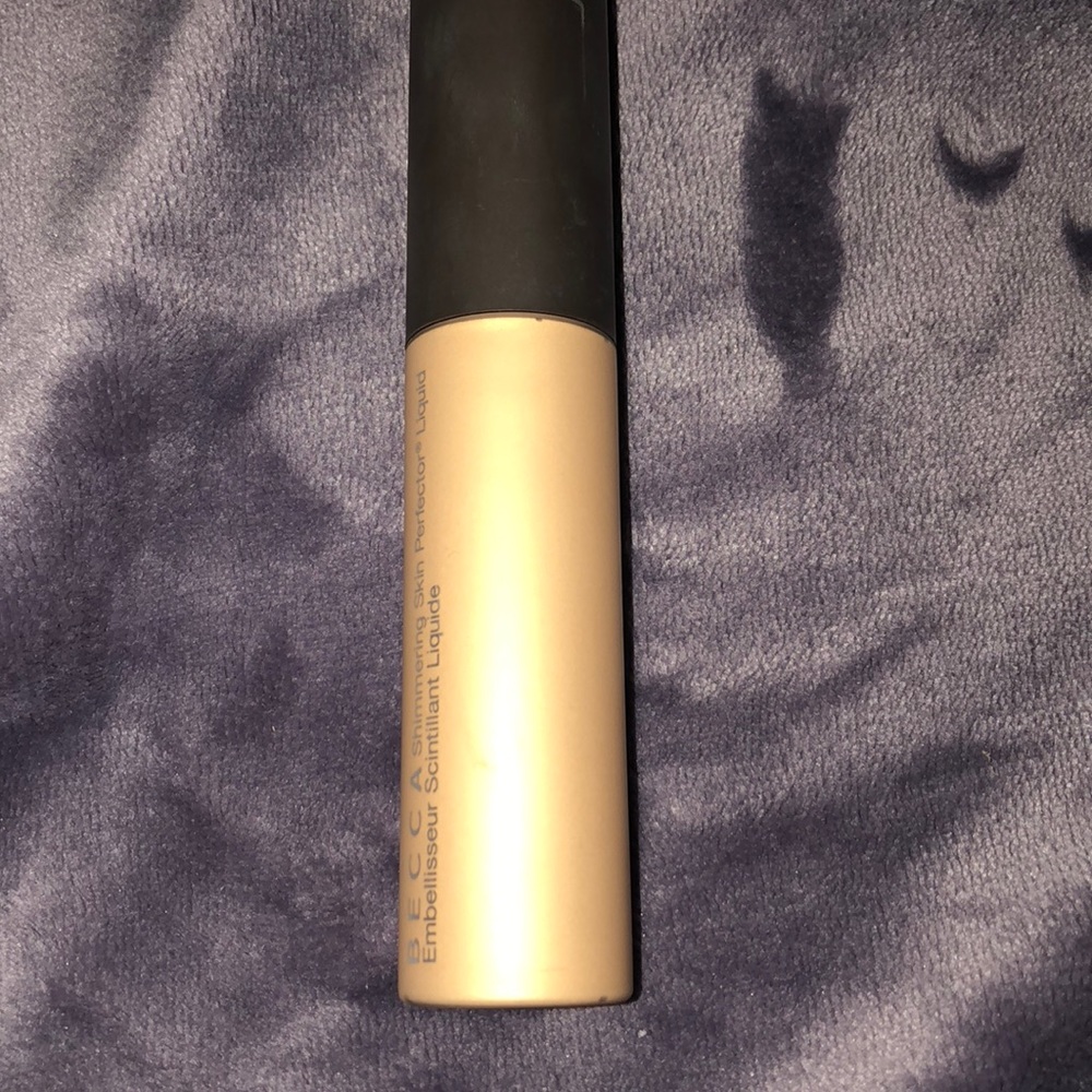 Becca liquid highlighter (authentic)